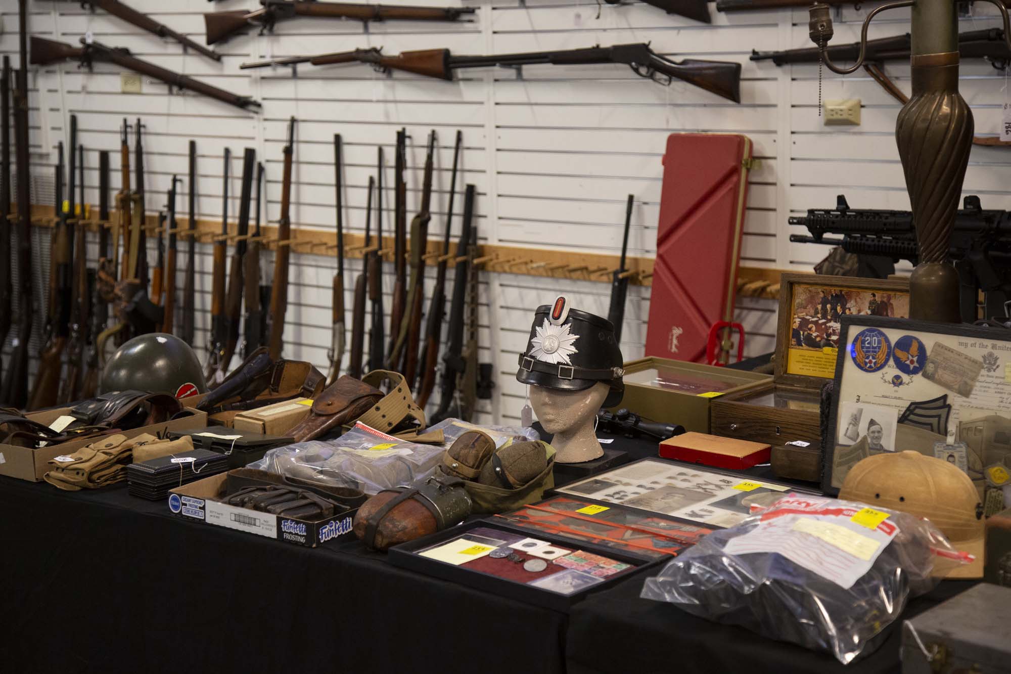 Shot of various gun lots for auction
